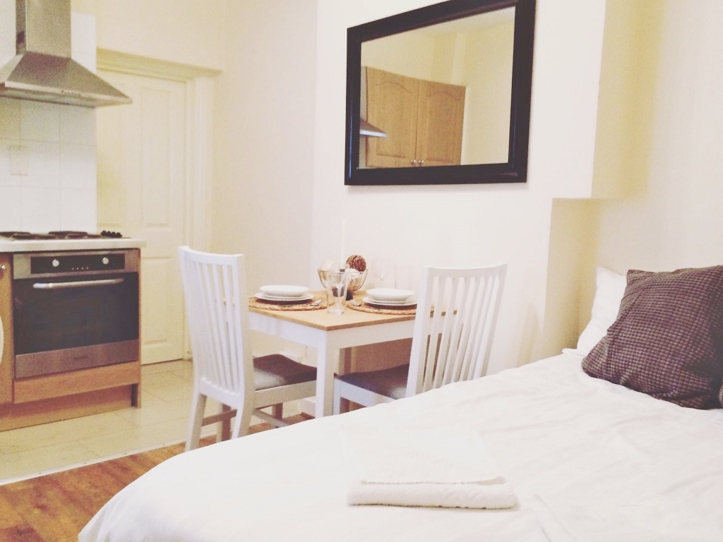 Studio Flat, Leinster Gardens, W2 photo 4