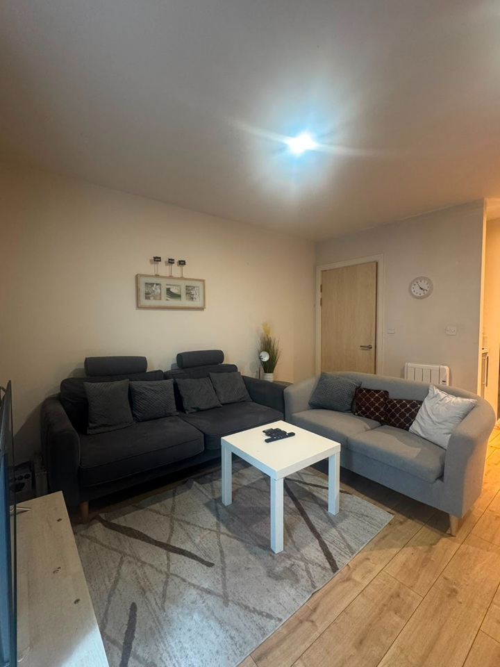 1 Bed Flat, Churchill Way, CF10 photo 5