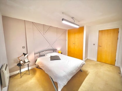 1 Bed Flat, Thomas Court, BS1