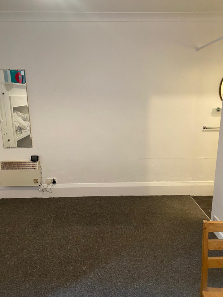 1 Bed Flat, Highfield, SO17 photo 4