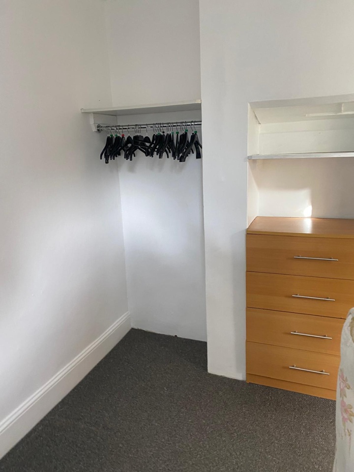 1 Bed Flat, Highfield, SO17 photo 5