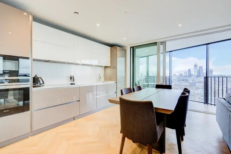 3 Bed Flat, Southwark Bridge Road, SE1 photo 2