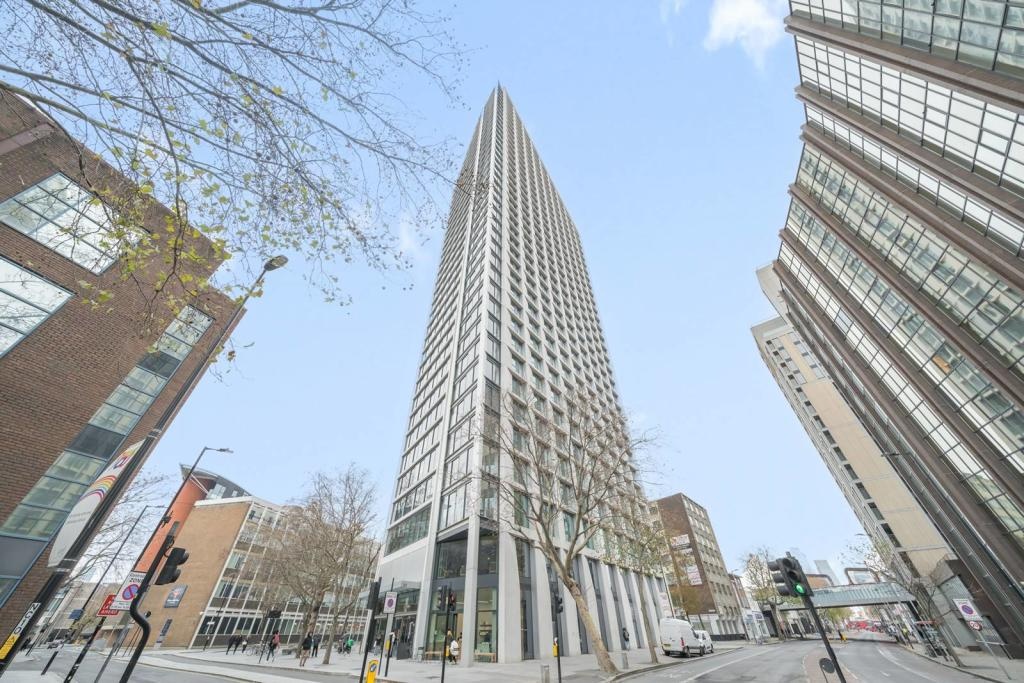 3 Bed Flat, Southwark Bridge Road, SE1