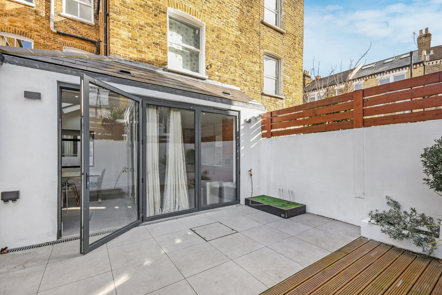 2 Bed Flat, Mayflower Road, SW9 photo 5