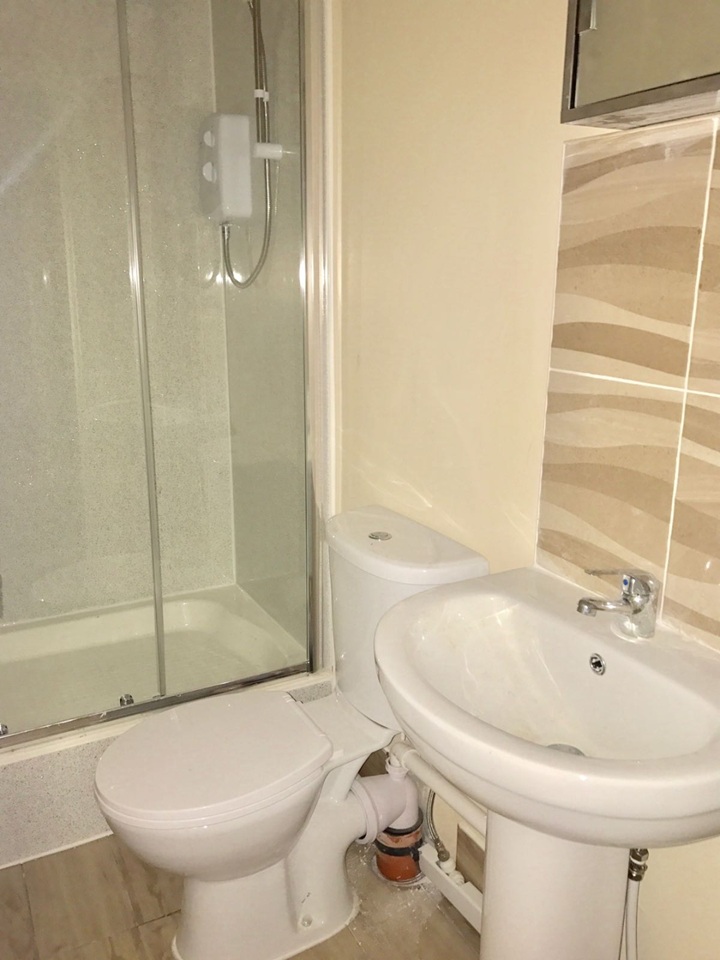 2 Bed Flat, Stratford Road, B11 photo 5
