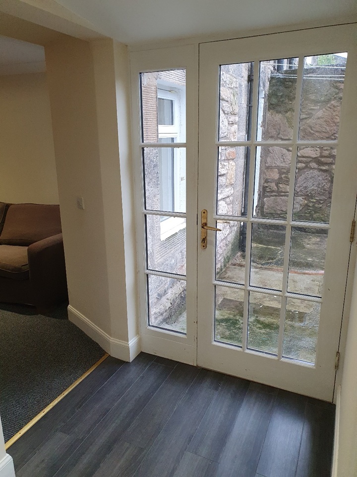 2 Bed Flat, South Fort St, EH6 photo 4