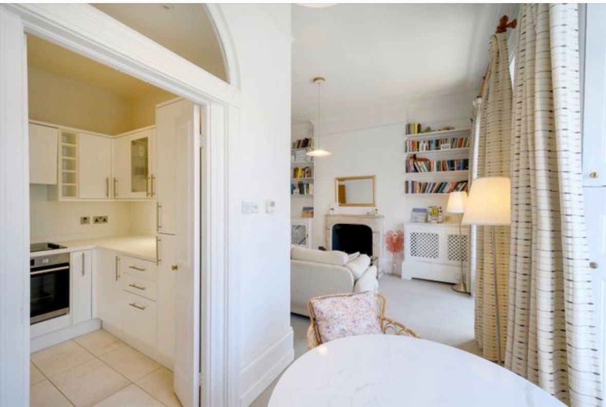1 Bed Flat, Sydney St, SW3 photo 2