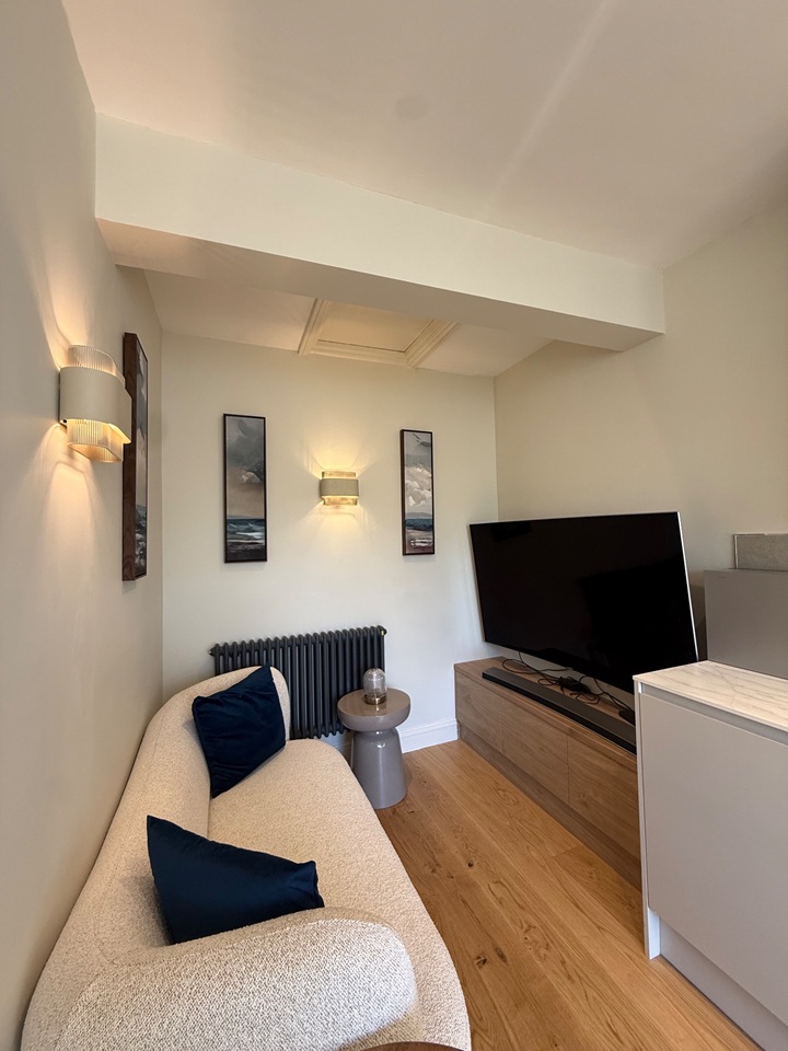 1 Bed Flat, Westbourne Park Road, W11 photo 2