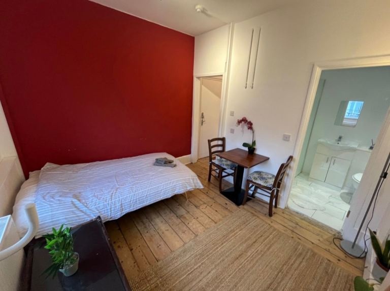 Studio Flat, Upper St, N1 photo 4