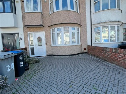 3 Bed Terraced House, Priory Close, HA0