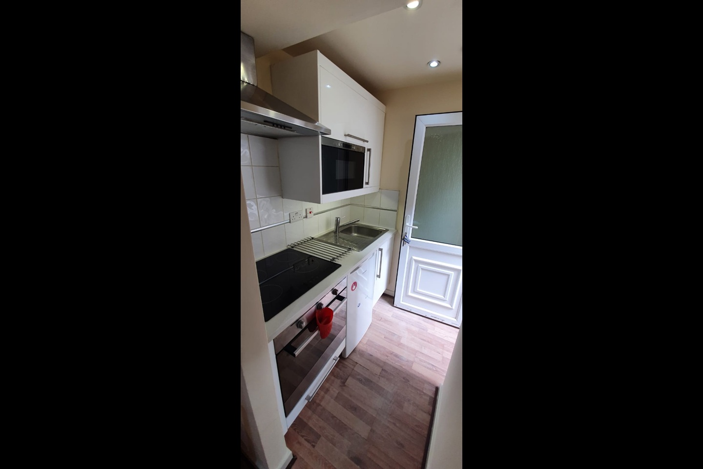 Studio Flat, Ashmore Road, W9 photo 4