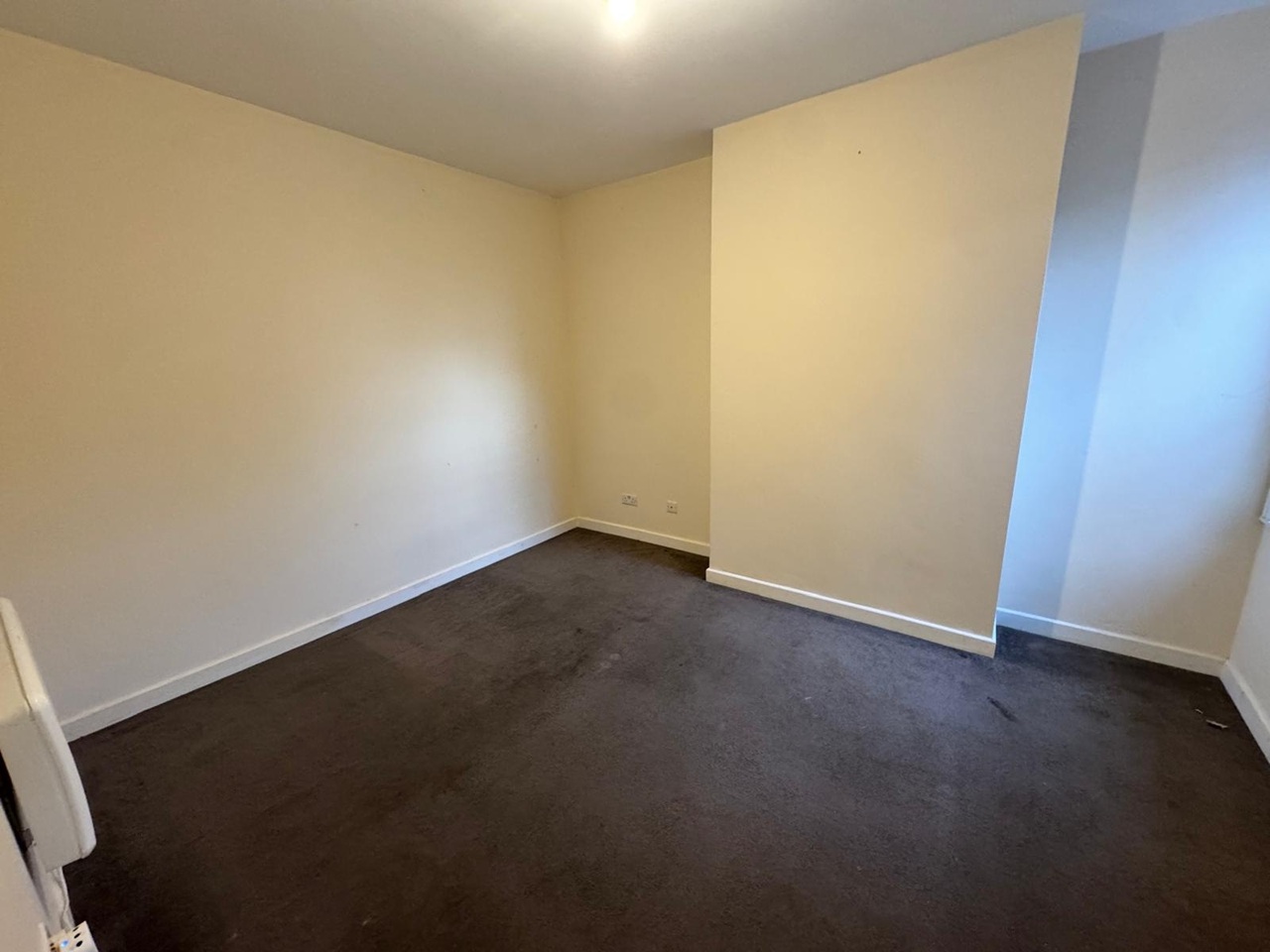 2 Bed Flat, Shirley High St, SO15 photo 3