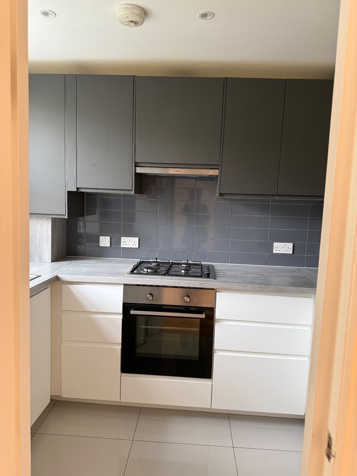 2 Bed Flat, Chepstow Road, W2 photo 3