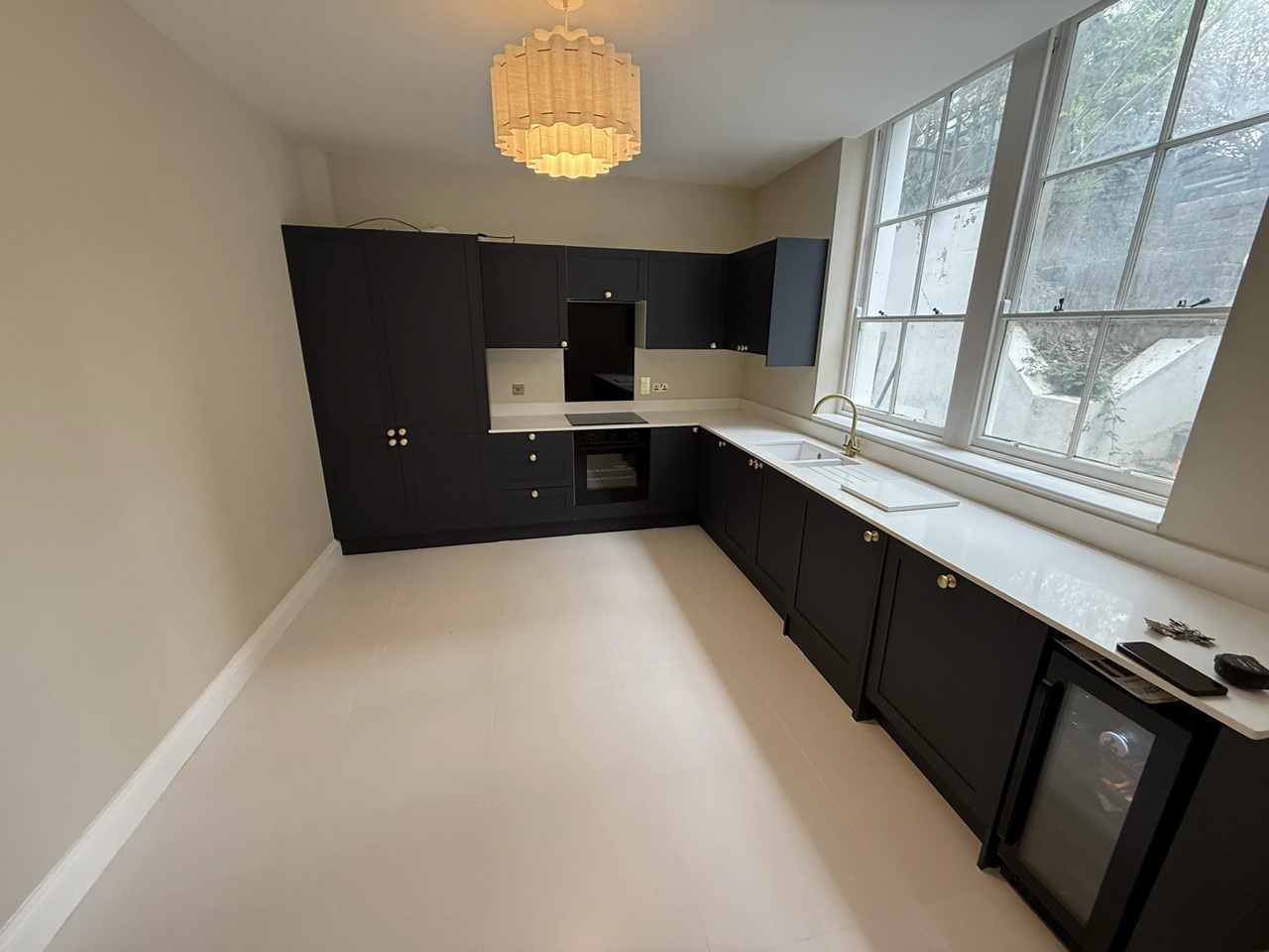 3 Bed Flat, King Edward's Road, E9 photo 2