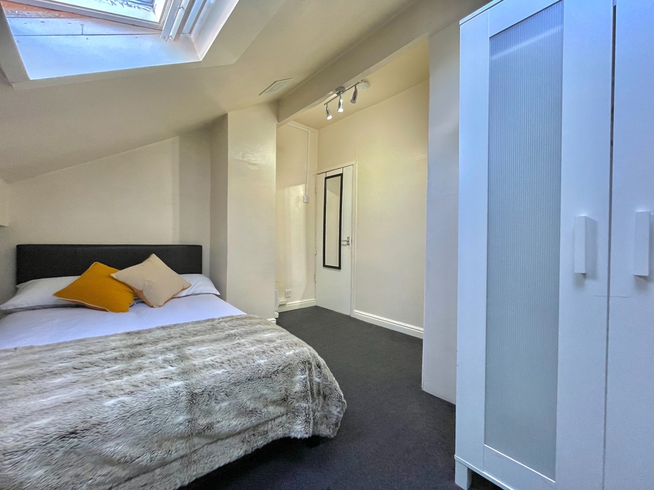 1 Bed Flat, Aston Street, LS13 photo 5
