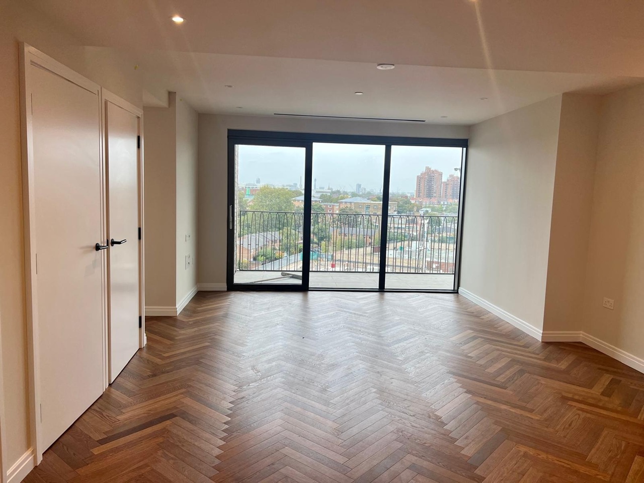 2 Bed Flat, Parkland Walk, SW6
