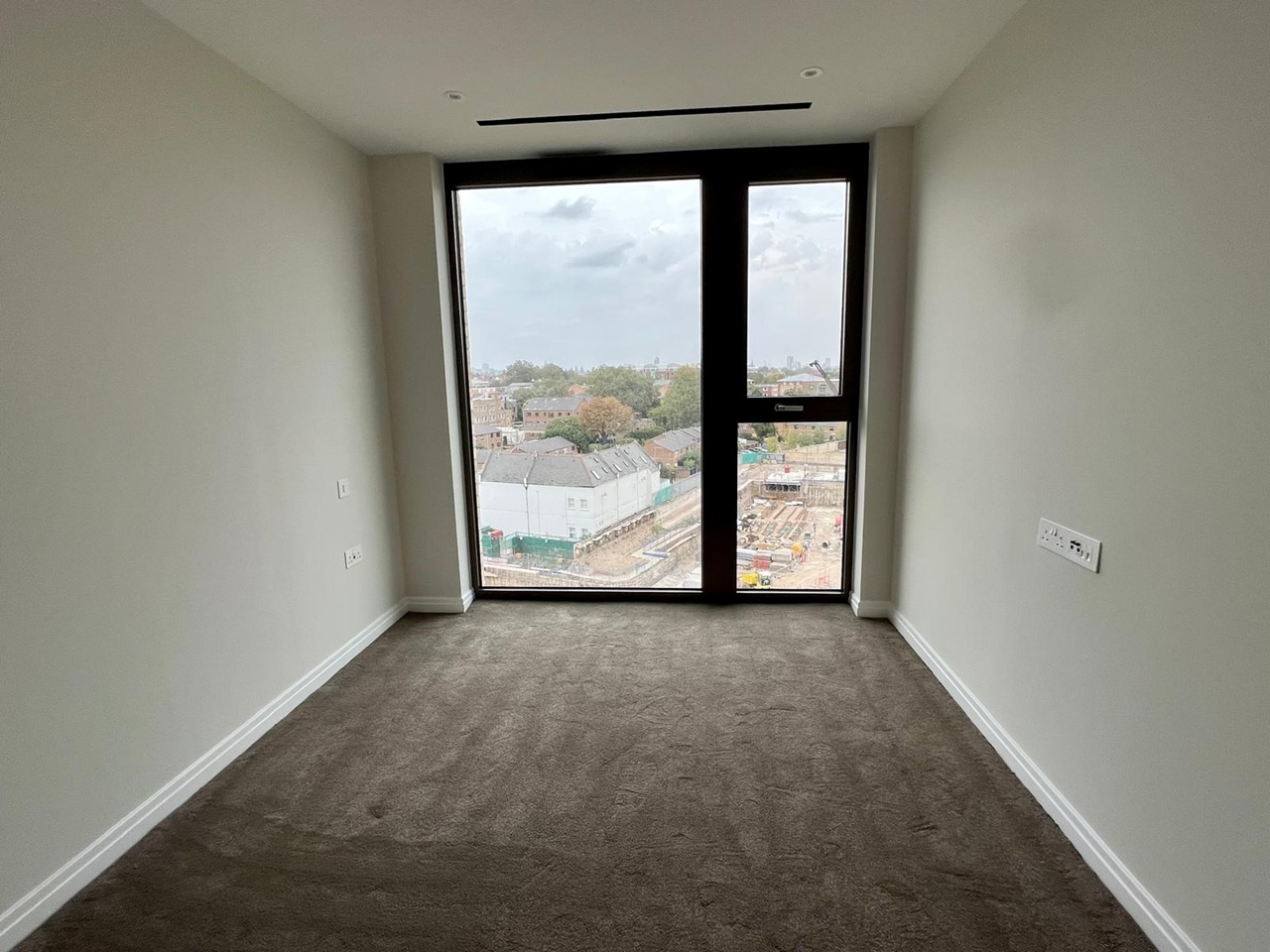 2 Bed Flat, Parkland Walk, SW6 photo 5
