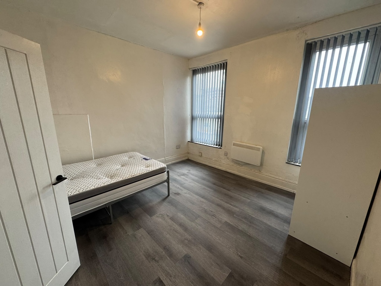 Studio Flat, Wicker, S3