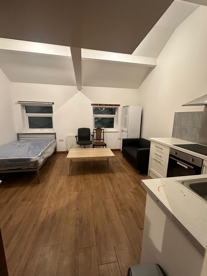Studio Flat, Brook Hill, S3