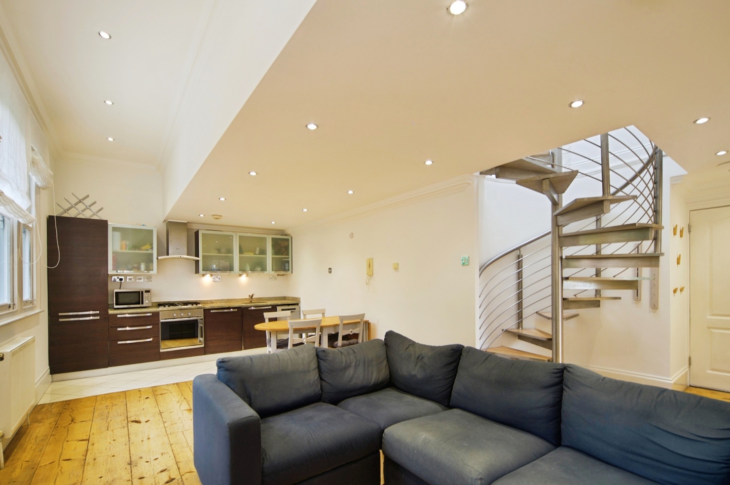 2 Bed Flat, Petherton Road, N5 photo 2