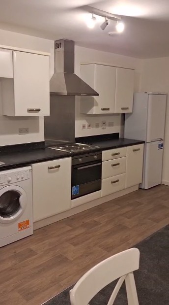 2 Bed Flat, Brindley House, M5 photo 2