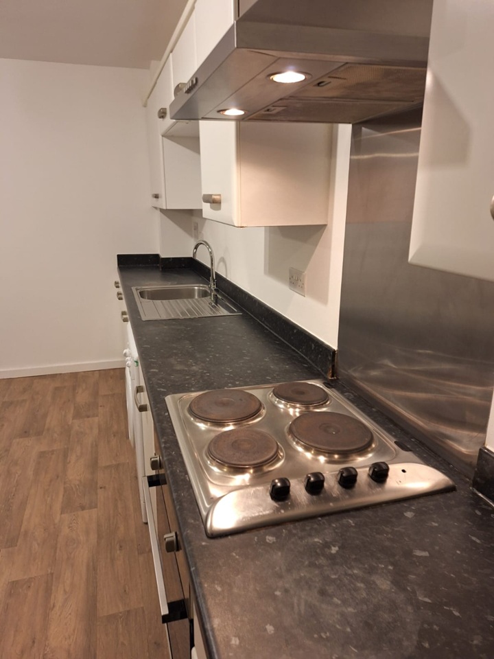 2 Bed Flat, Brindley House, M5 photo 3