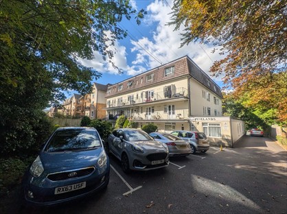 Studio Flat, Pinelands, BH1