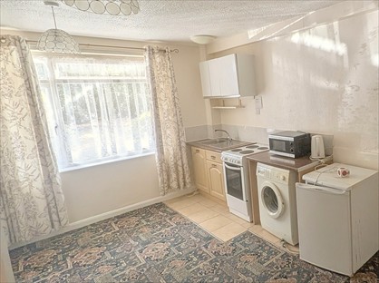 Studio Flat, Pinelands, BH1