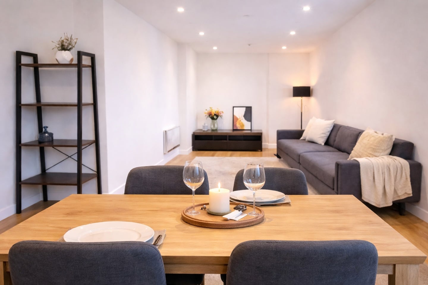 2 Bed Flat, East Timber Yard, B5 photo 4