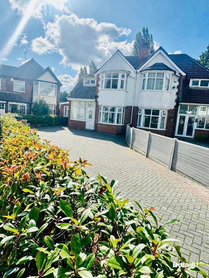 3 Bed Semi-Detached House, The Mount, B23