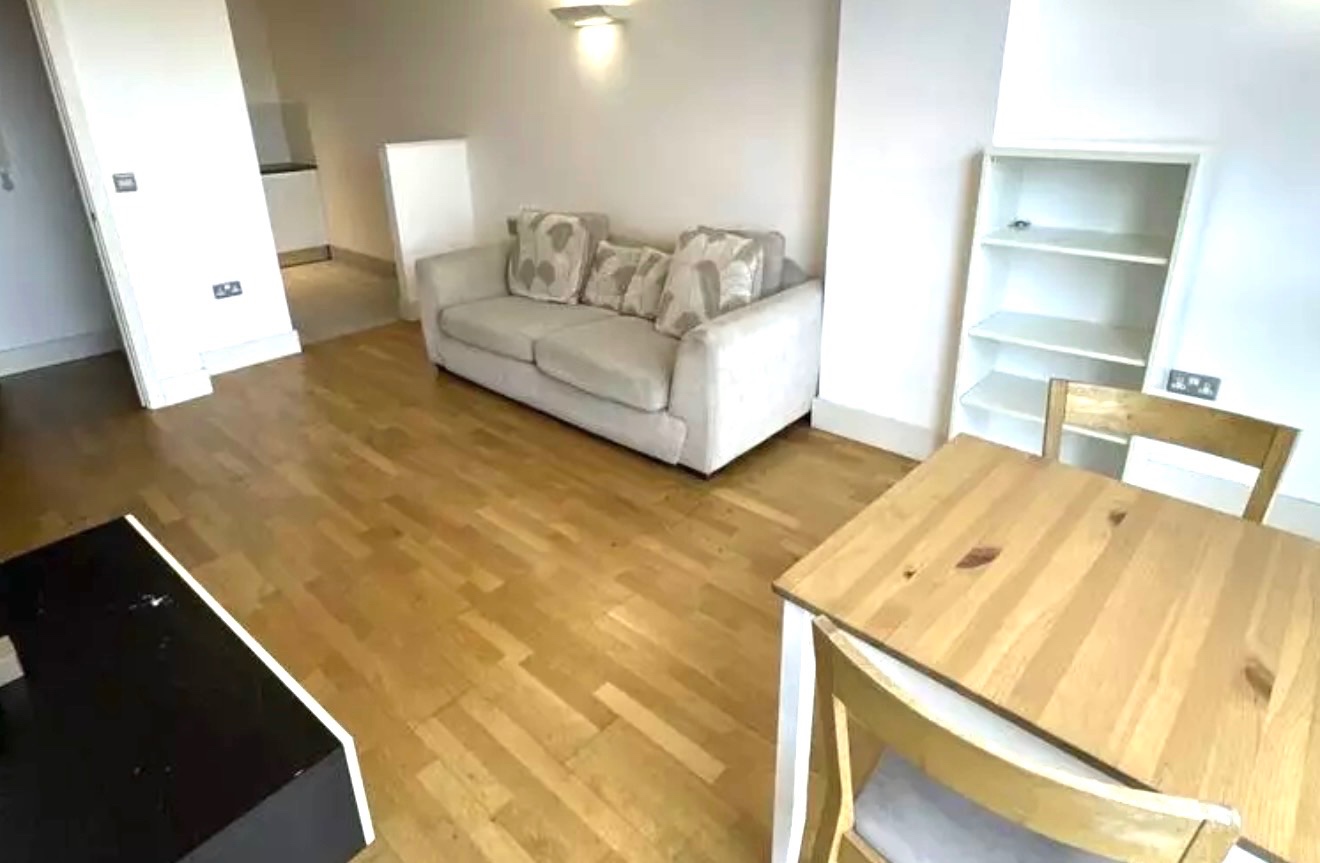 2 Bed Flat, Standish Street, L3