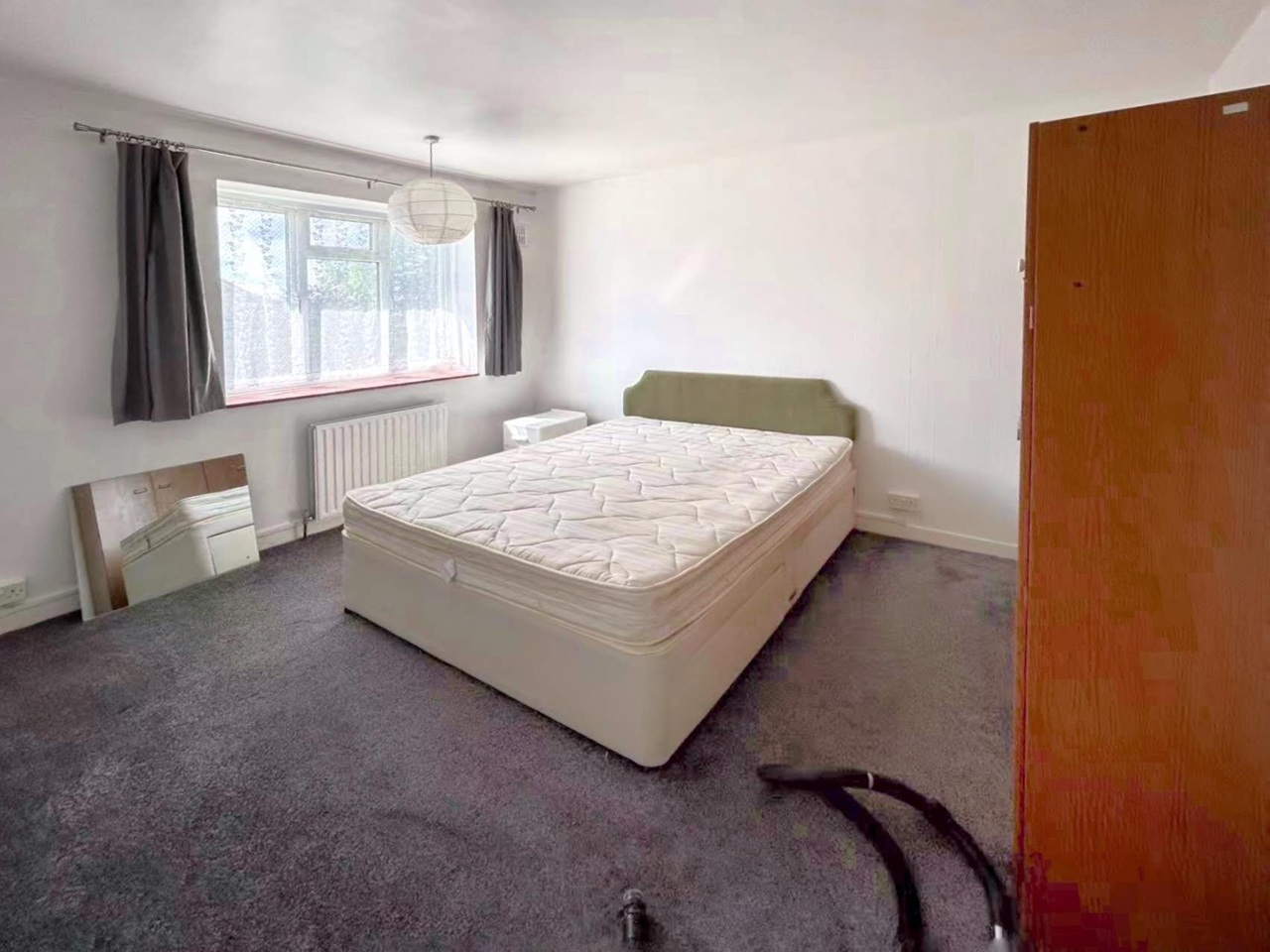 Room in a Shared Flat, Monclar Road, SE5