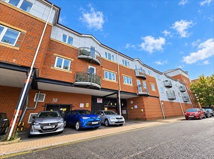 2 bed flat/apartment for rent in 2 Bed Flat, Nancy Road, PO1
