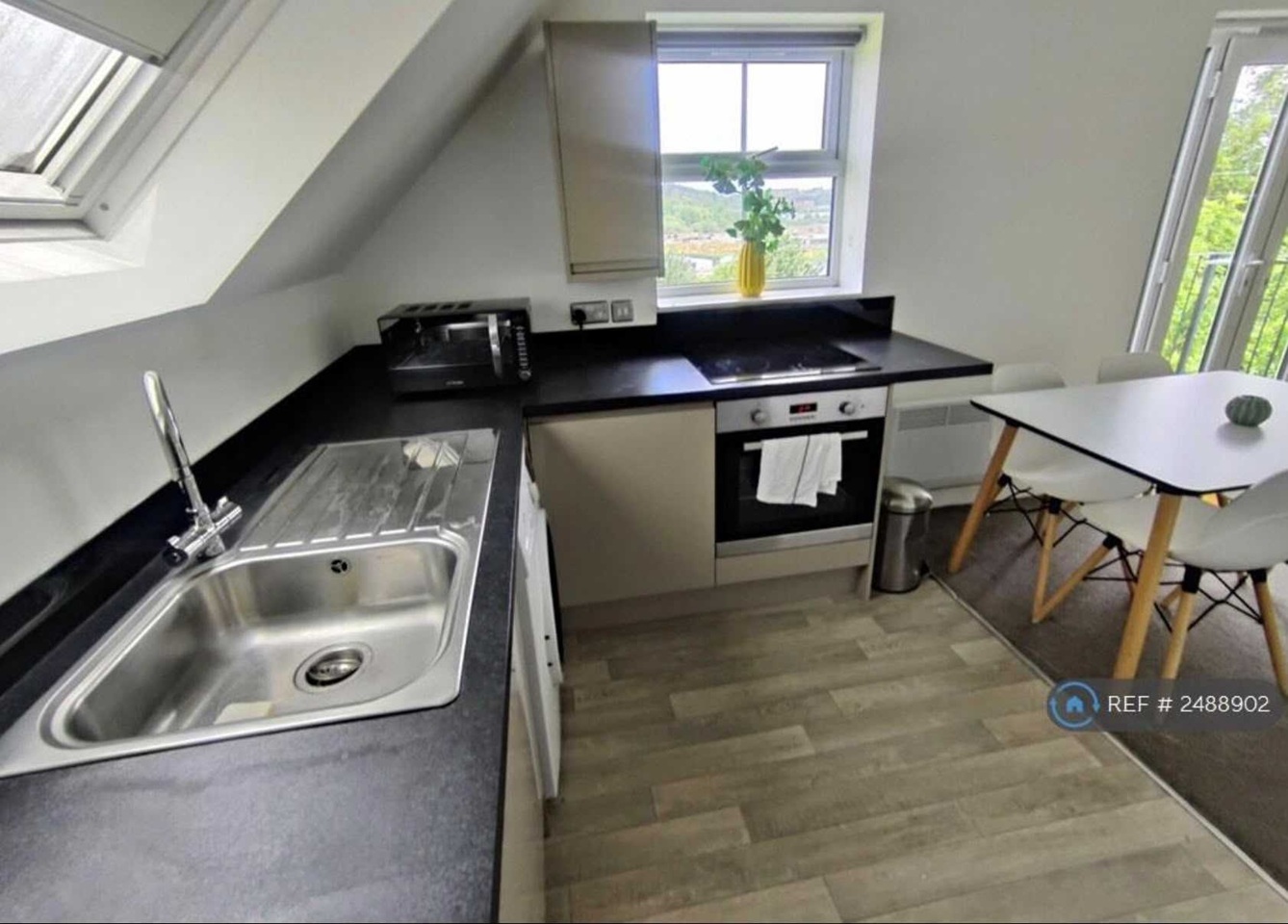 1 Bed Flat, Langsett Road, S6 photo 2