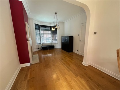 4 Bed Terraced House, Victoria Road, EN4