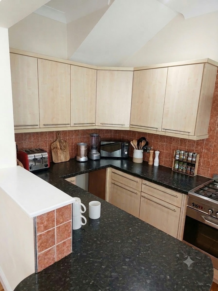 1 Bed Flat, Church Road, BN3 photo 3