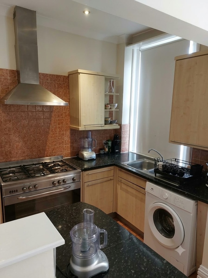 1 Bed Flat, Church Road, BN3 photo 2