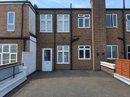 4 Bed Flat, Victoria Road, HA4