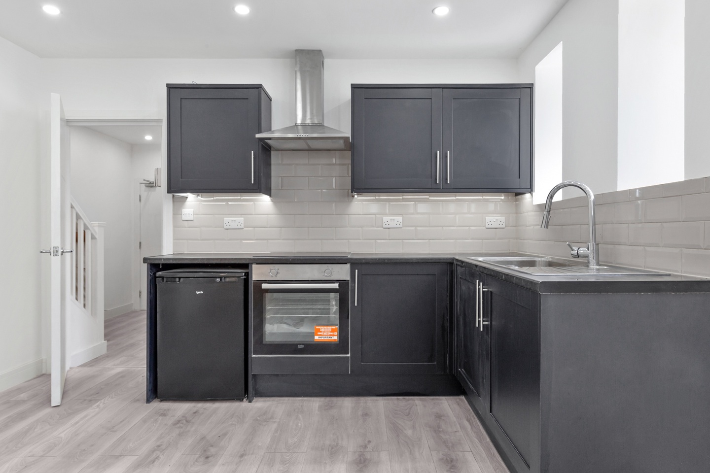 3 Bed Flat, Amhurst Road, E8 photo 3
