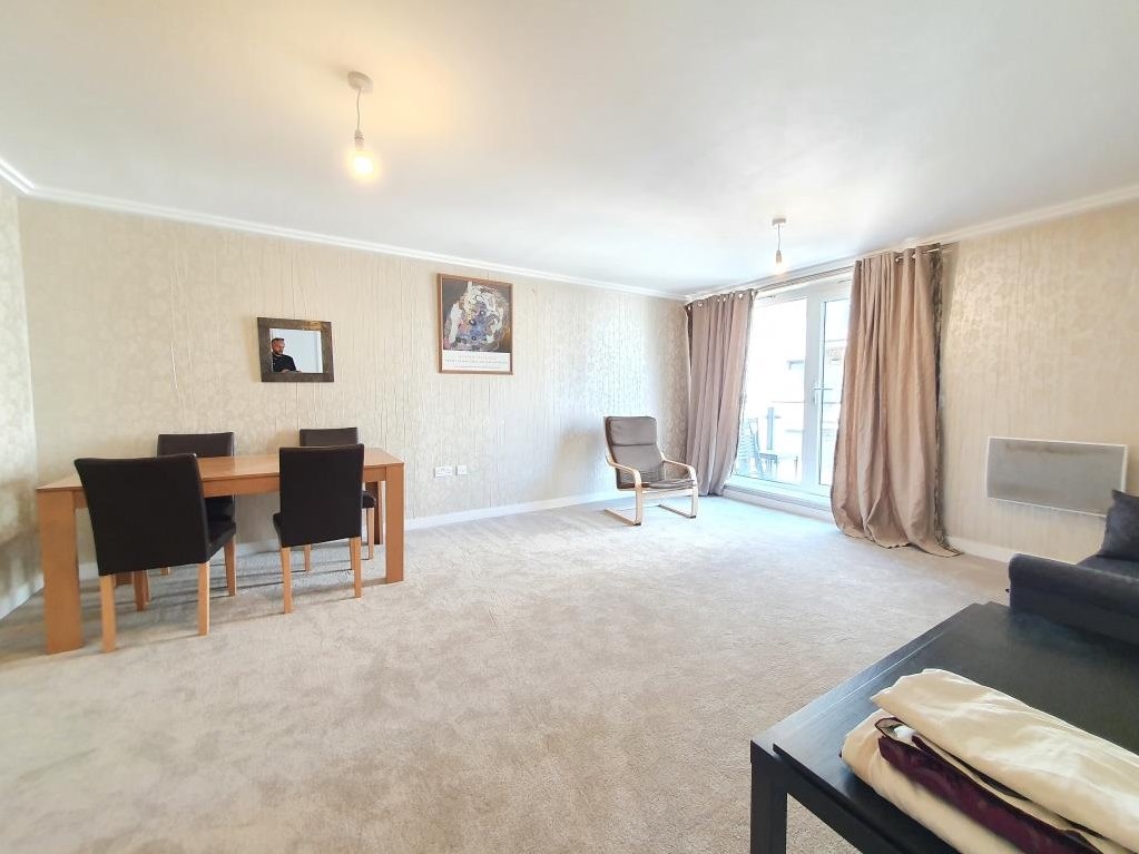 3 Bed Flat, Fleet Street, BN1 photo 3