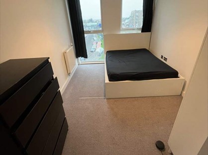 Room in a Shared Flat, Newport House, RM13