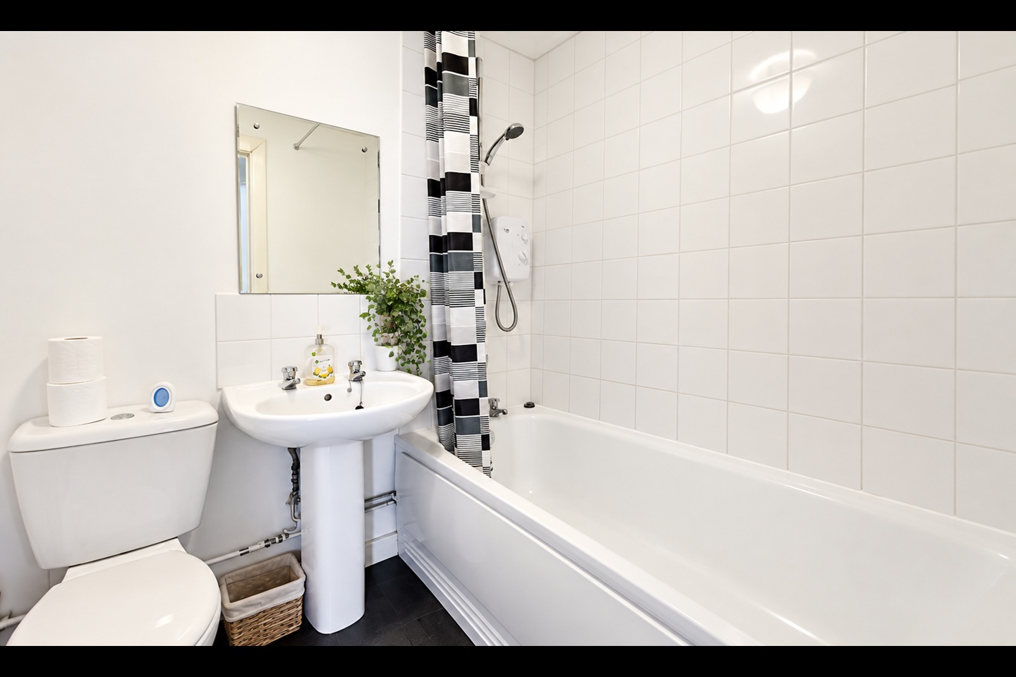 2 Bed Flat, Beech St, L7 photo 3