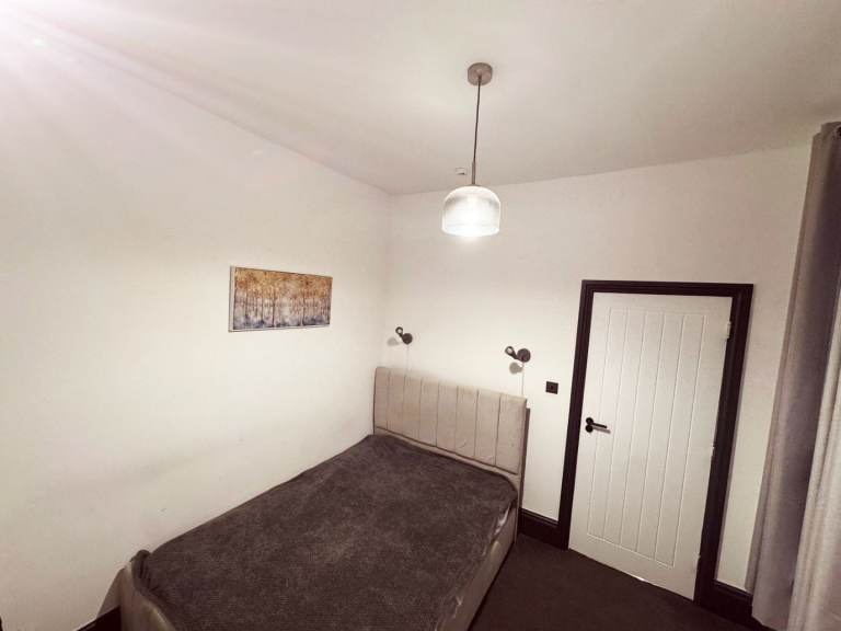 2 Bed Flat, Sandford Road, B13 photo 4