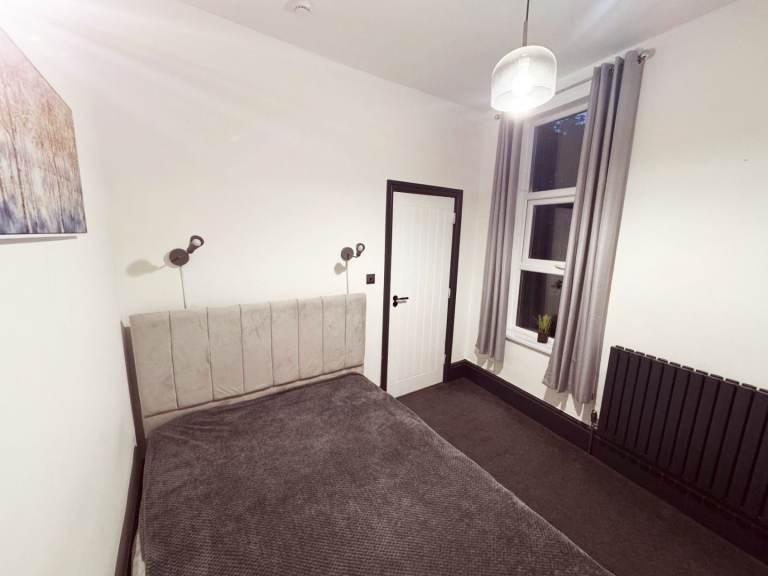 2 Bed Flat, Sandford Road, B13 photo 5