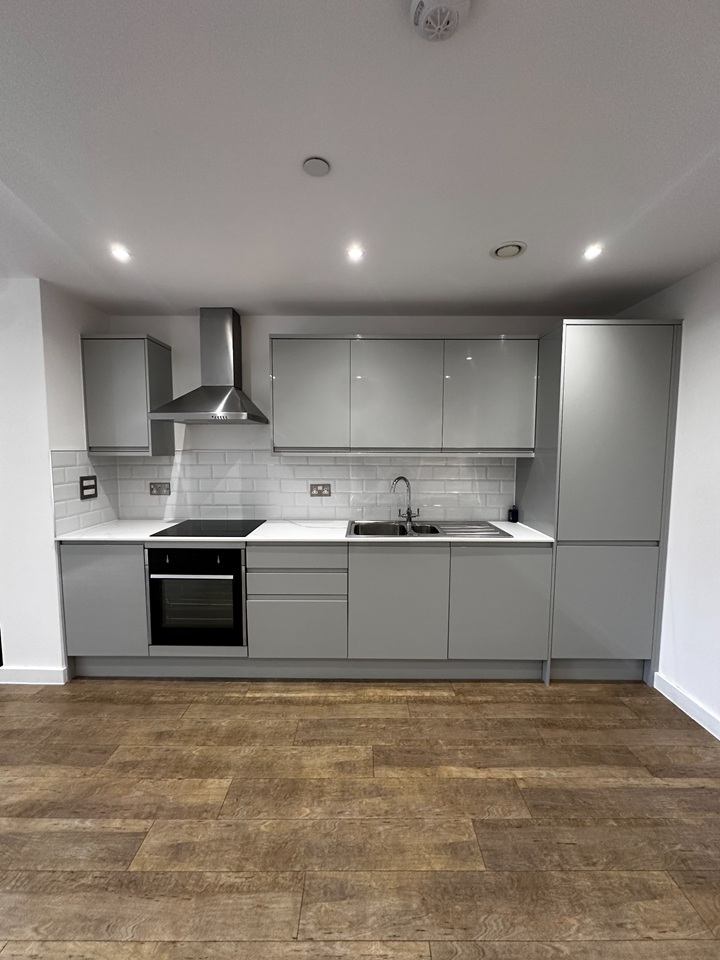 2 Bed Flat, Cleworth St, M15 photo 3