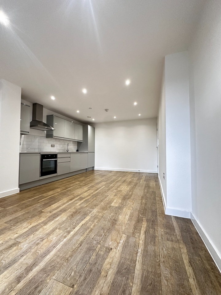 2 Bed Flat, Cleworth St, M15