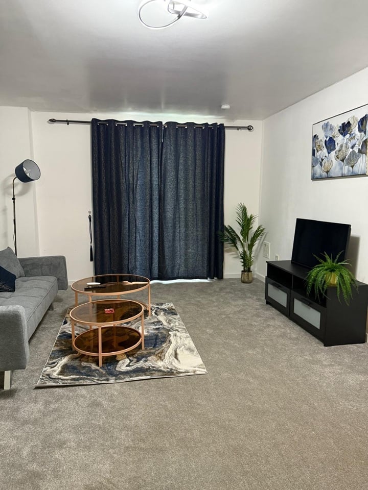 2 Bed Flat, Meadowside Quey Walk, G11