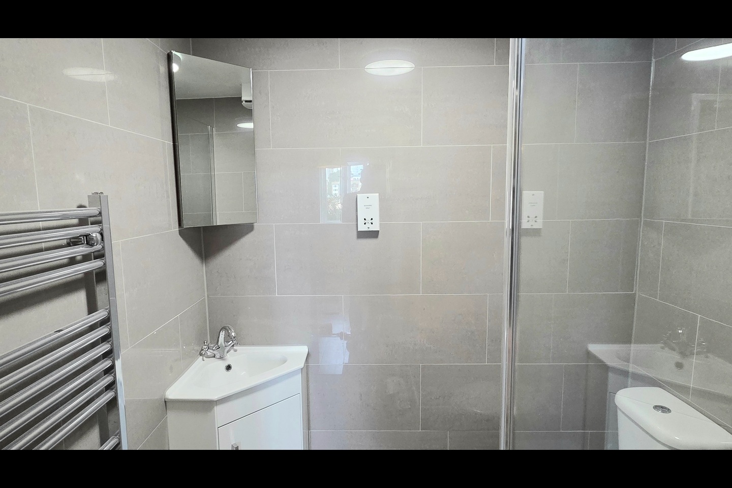 2 Bed Flat, Rotherhithe St, SE16 photo 4