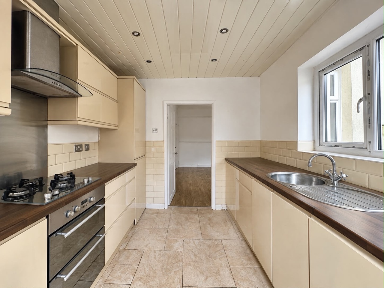 3 Bed Terraced House, David St, L8 photo 4