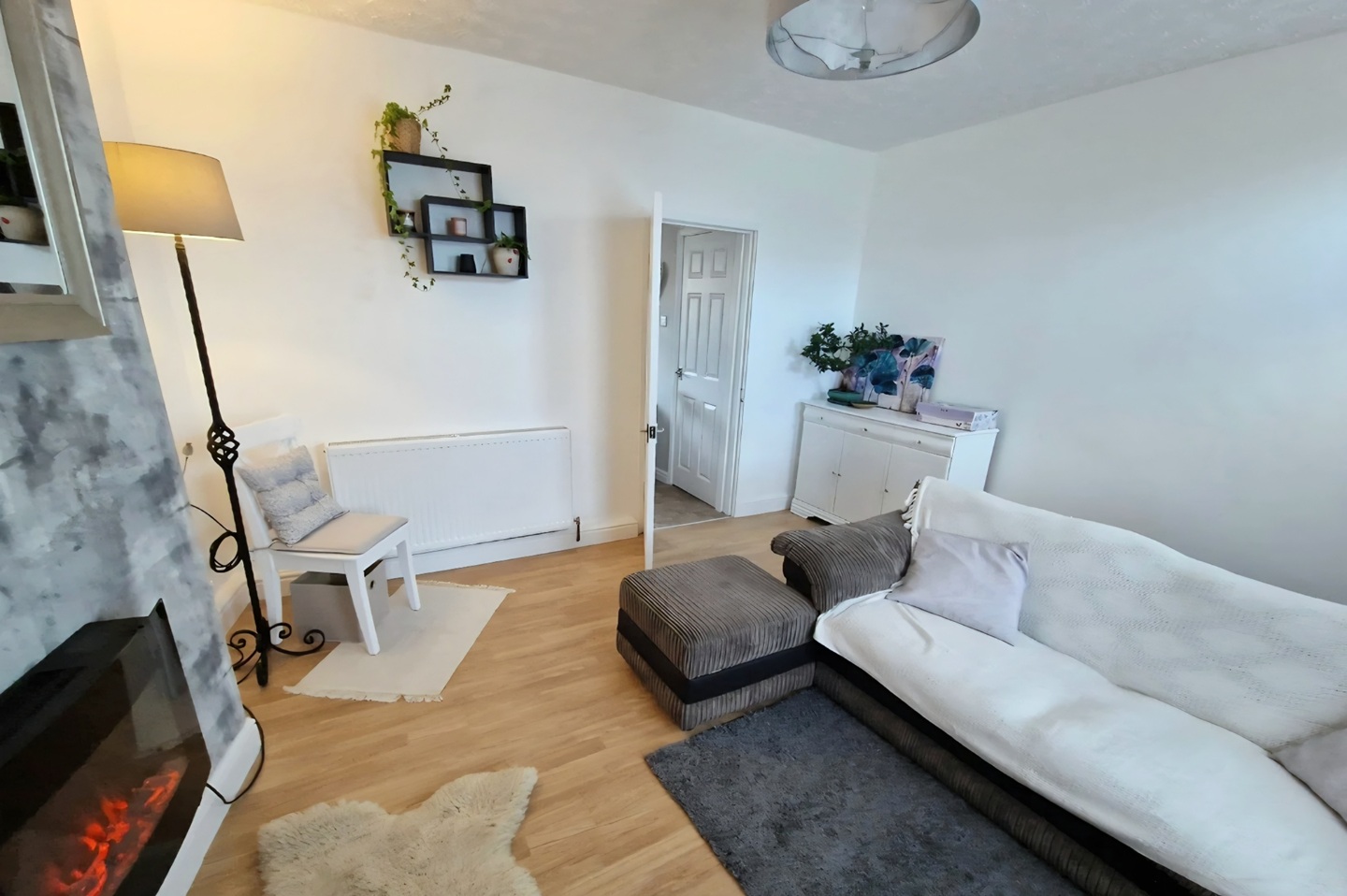 3 Bed End Terrace, Well Lane, S60